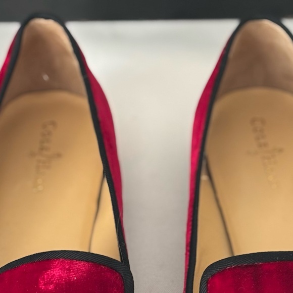 COLE HAAN RED VELVET LOAFERS OR FLATS BLACK PIPING AROUND EDGES SZ 8.5 - Picture 7 of 10